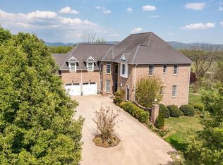 121 Stonecrest Ave, Waynesboro, VA 22980