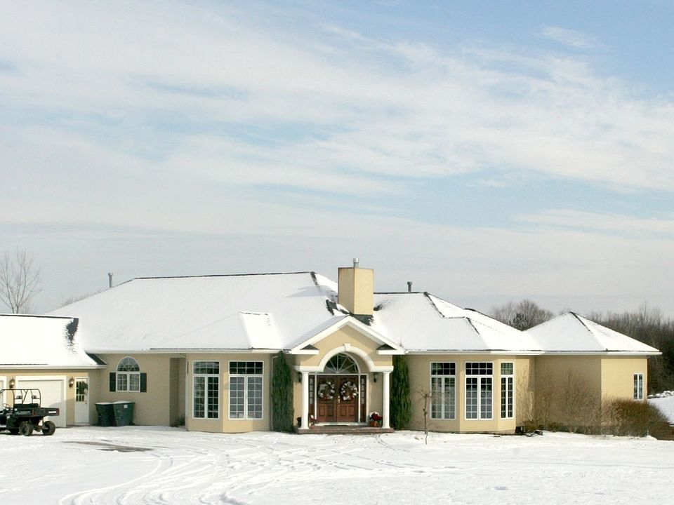 Picture in winter before landscaping