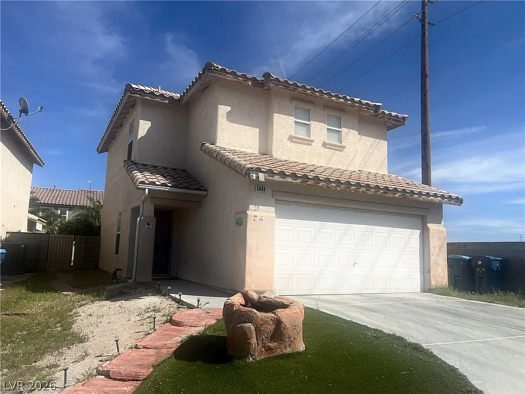 3 bed, 2.5 bath, 1364 sqft, $1,825 — Photo 3