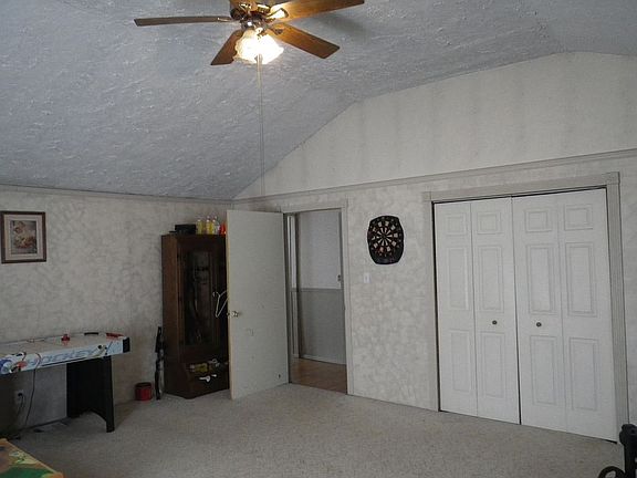 3rd image of 1808 Railroad Ave