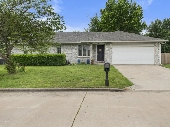 2234 W College Drive, Bolivar, MO 65613