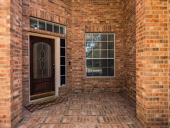 3rd image of 15406 Cumberland Oak Way