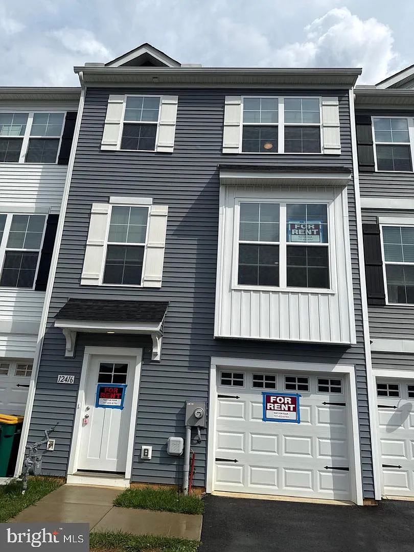 3 bed, 2.5 bath, 1900 sqft, $2,200 — Photo 4