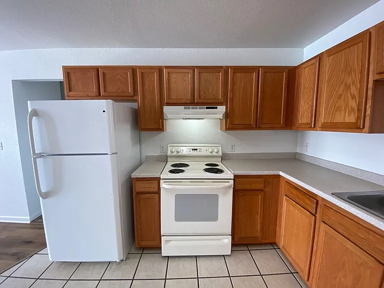 220 T F Kirkpatrick Way #D — Photo 9