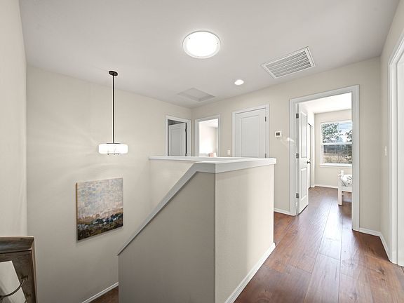 5th image of 2370 NE 6th St APT 2