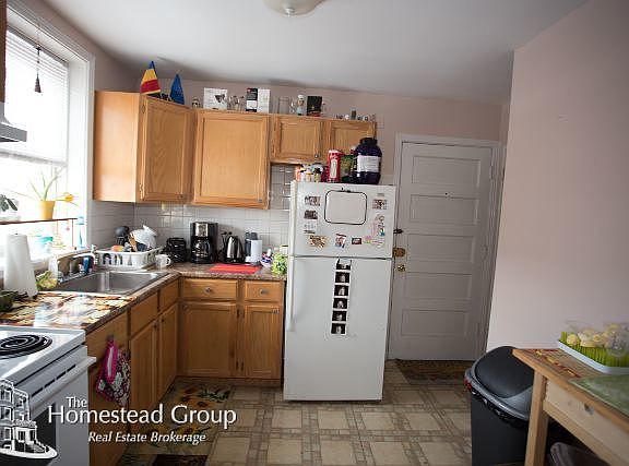 4th image of 2413 W Farragut Ave APT 1A
