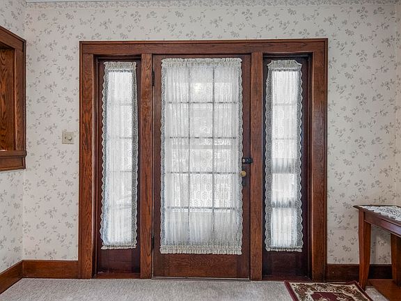 5th image of 417 W 7th St