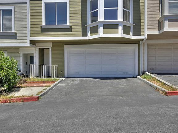 4th image of 930 Wyandotte Ave