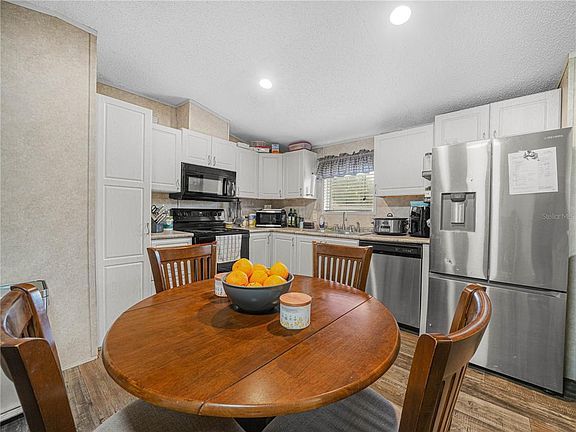 5th image of 1418 Eva Ave