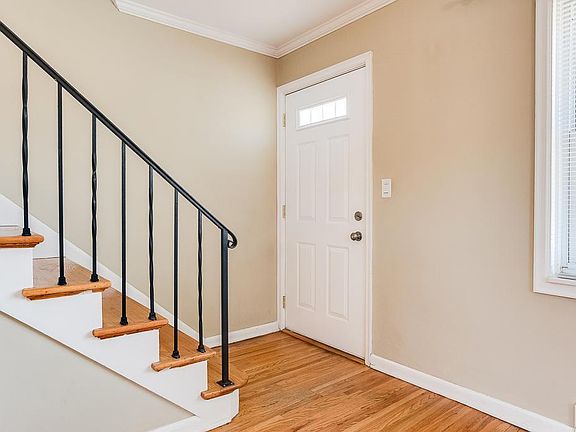 3rd image of 988 Cleveland Ave