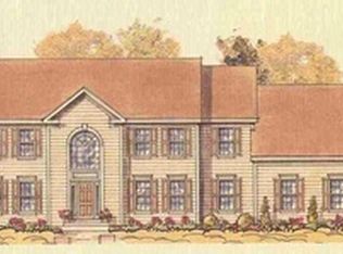 20 Meridian Ridge Dr, Newtown, CT 06470