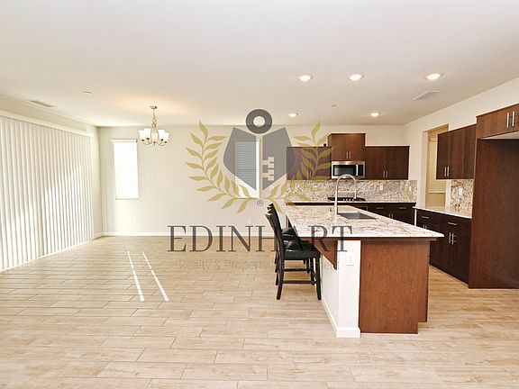 5th image of 4052 Sussex Ave