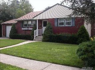 73 S 4th St, Bethpage, NY 11714