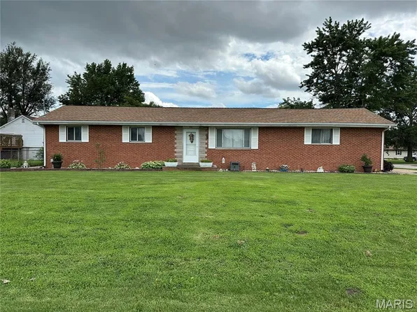 1808 Harrison Ave, Wood River, IL 62095