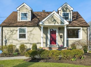 8 Edison Dr, Summit, NJ 07901