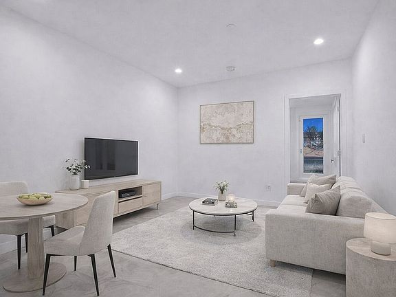 3rd image of 122 Palmetto St #2L