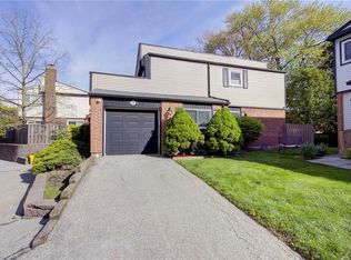 336 Queen St S #14, Mississauga, ON L5M1M2