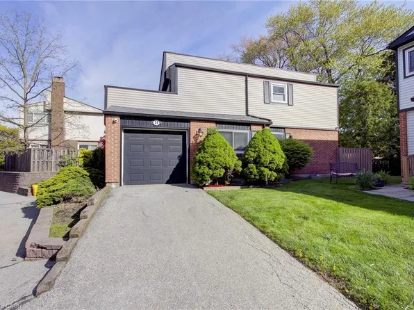 336 Queen St S #14, Mississauga, ON L5M 1M2