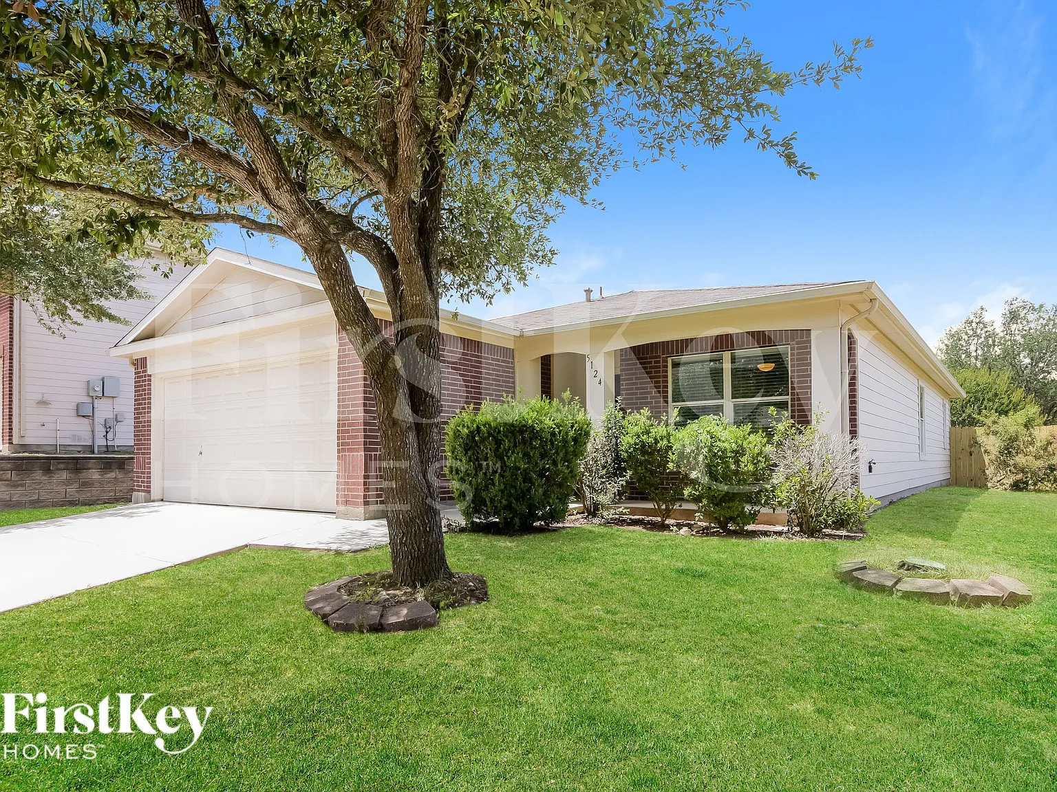 3 bed, 2.0 bath, 1527 sqft, $1,585 — Photo 2