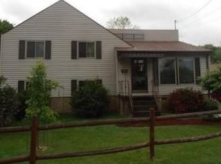 602 Virginia St SW, South Charleston, WV 25309