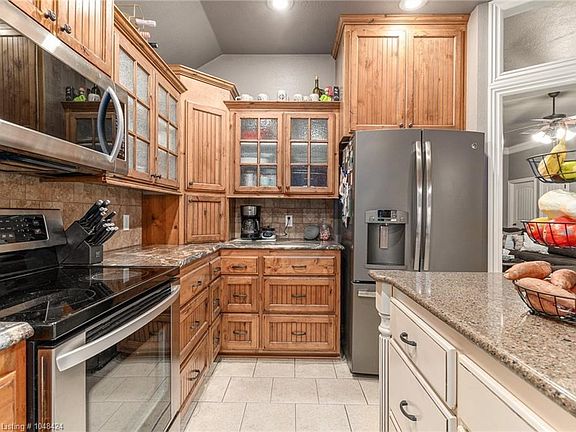5th image of 2714 Granite Dr