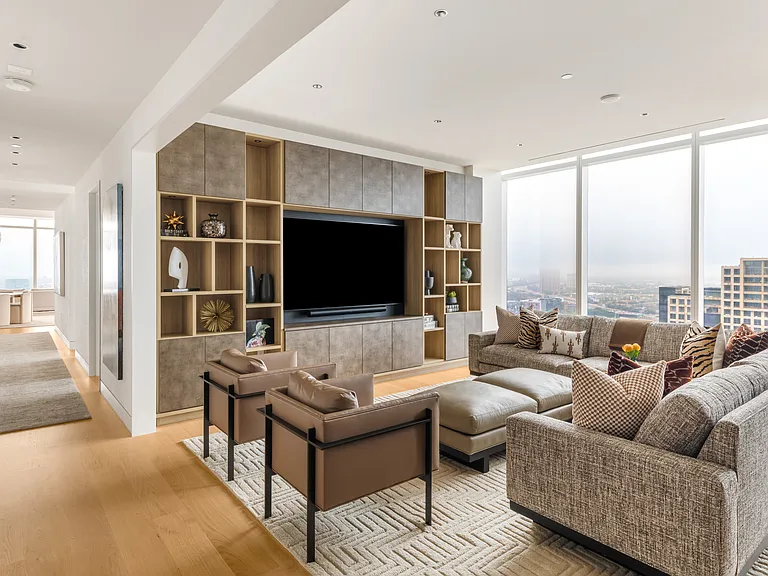 1747 Leonard St #2301 — Photo 2