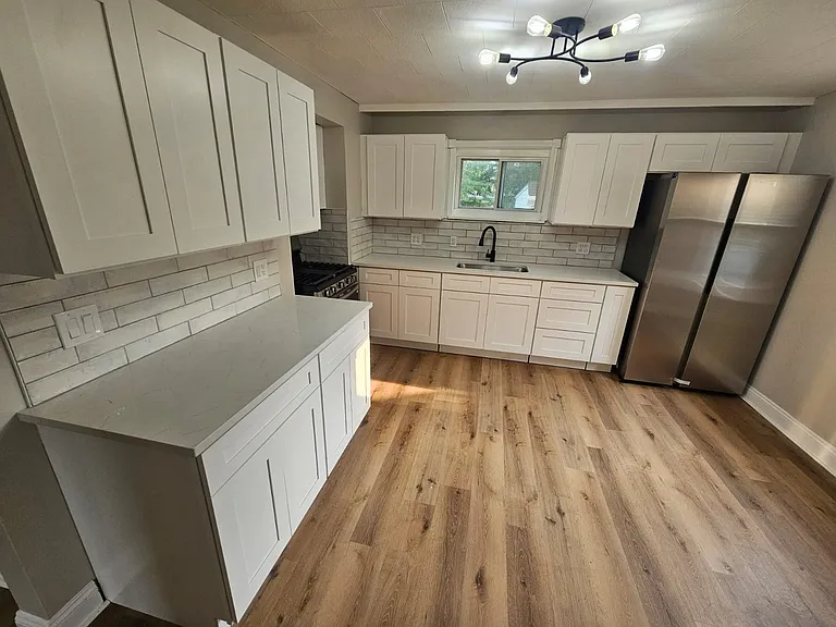 21400 Goller Ave — Photo 3