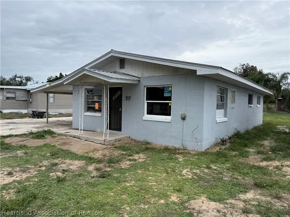 217 Palmetto St, Lake Placid, FL 33852