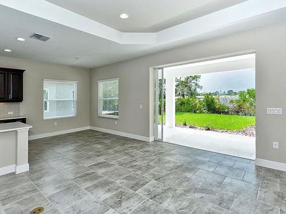 5th image of 12265 Stuart Dr