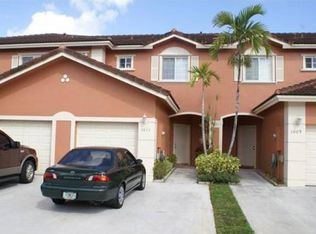 1011 NW 100th Ave, Pembroke Pines, FL 33024