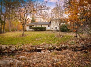 8 Shadow Ln, Norwalk, CT 06851