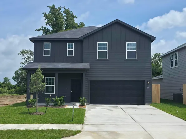 215 Flagstone Dr, Liberty, TX 77575