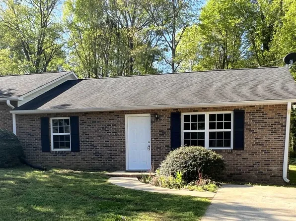 202 Martin Ct, Boiling Springs, SC 29316