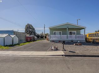 136 N Wall St, Coos Bay, OR 97420
