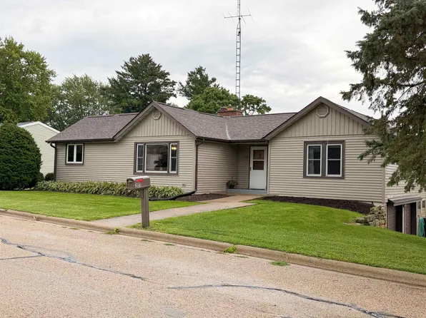 205 Elm St, Cobb, WI 53526