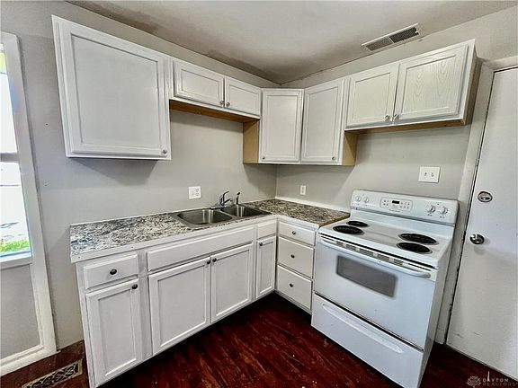 4th image of 426 Pandora Dr