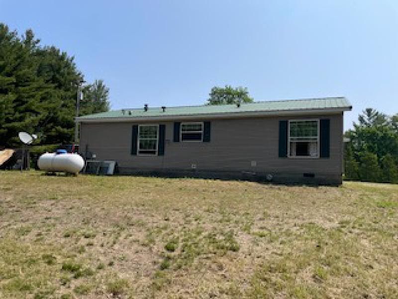 3679 N Lakeshore Rd, Deckerville, MI 48427 Zillow