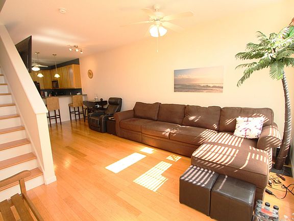 5th image of 304 Beachwalk Trl