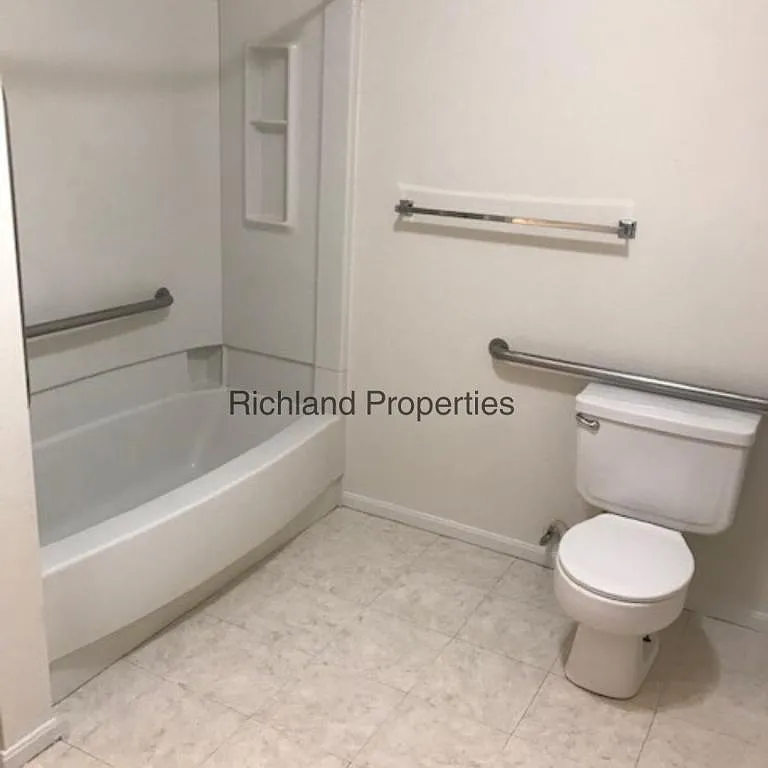 300 West Clay, Apt. 1 — Photo 2