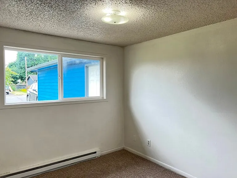 385 Dianne Ct — Photo 16