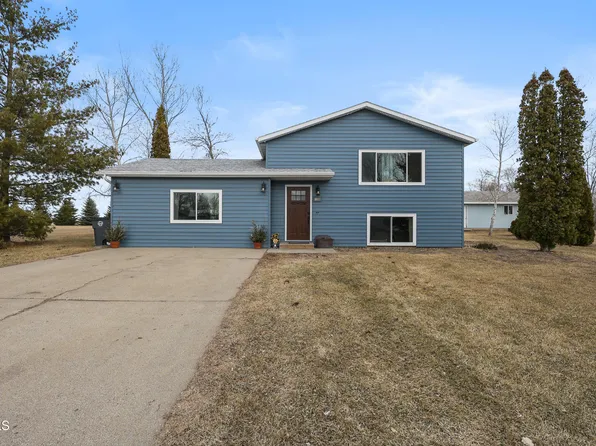 1109 Custer Dr, Washburn, ND 58577
