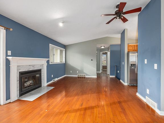 4th image of 3930 Winewood Ct SE