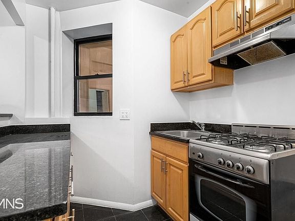 2nd image of 330 W 49th St APT 2RW