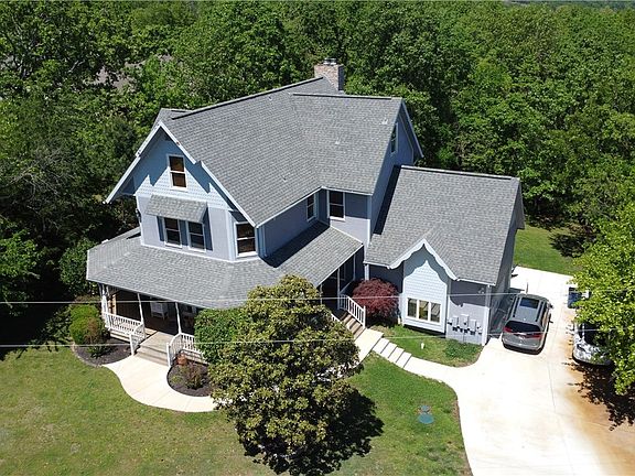 5th image of 11 McCollough Ln