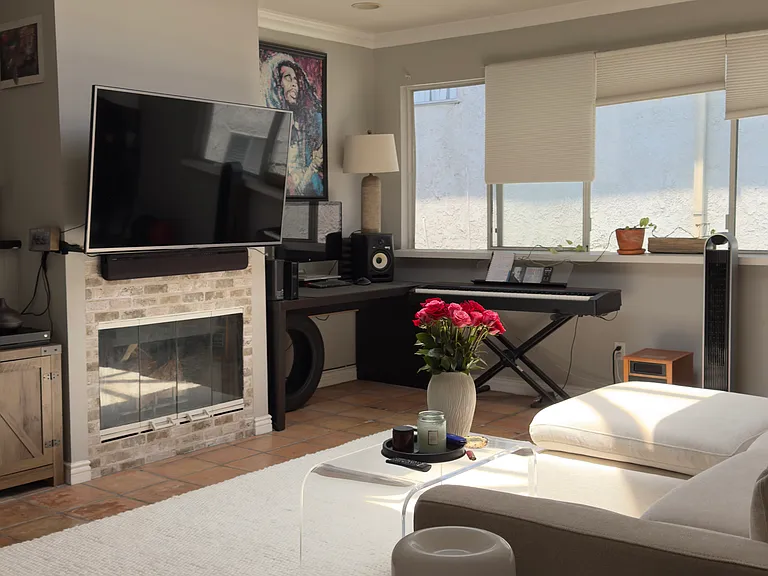 938 Palm Ave #9 — Photo 2