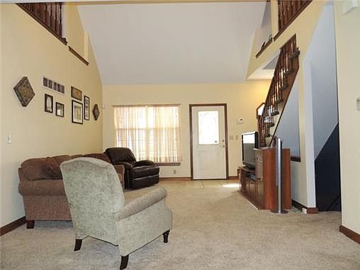 4th image of 2224 NW Cove Ct