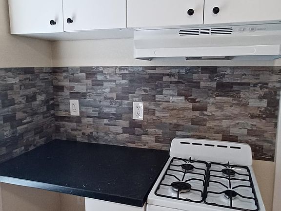 5th image of 721 Grove St N #3