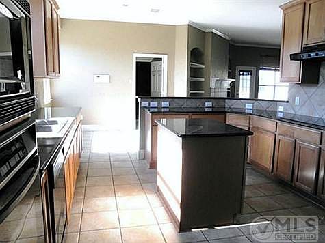 4th image of 4401 Bay Valley Dr