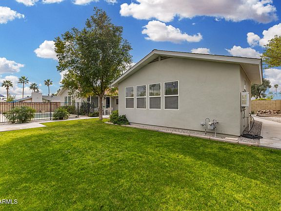 3rd image of 406 REDONDO Drive W