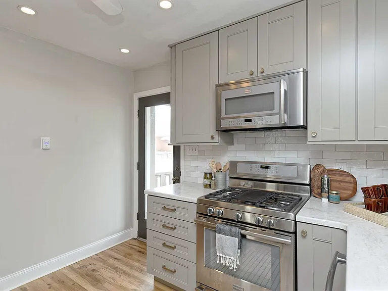 3554 Jamieson Ave — Photo 20
